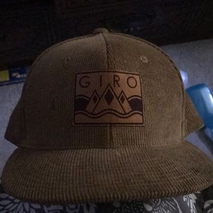 GIRO Corduroy Snap back hat